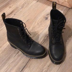 Women’s black dr martens practically new!